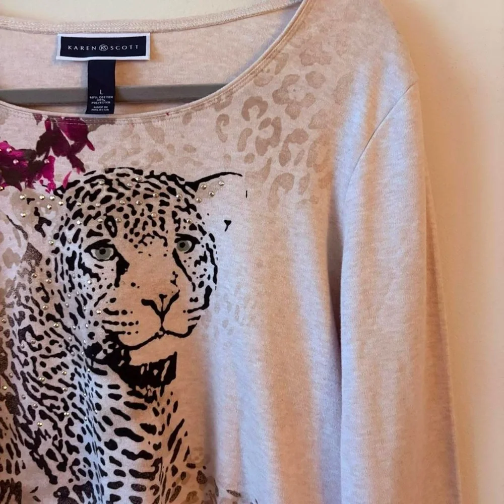 Karen Scott Leopard graphic long sleeve top with rhinestones and 3/4 sleeves - Picture 5 of 6